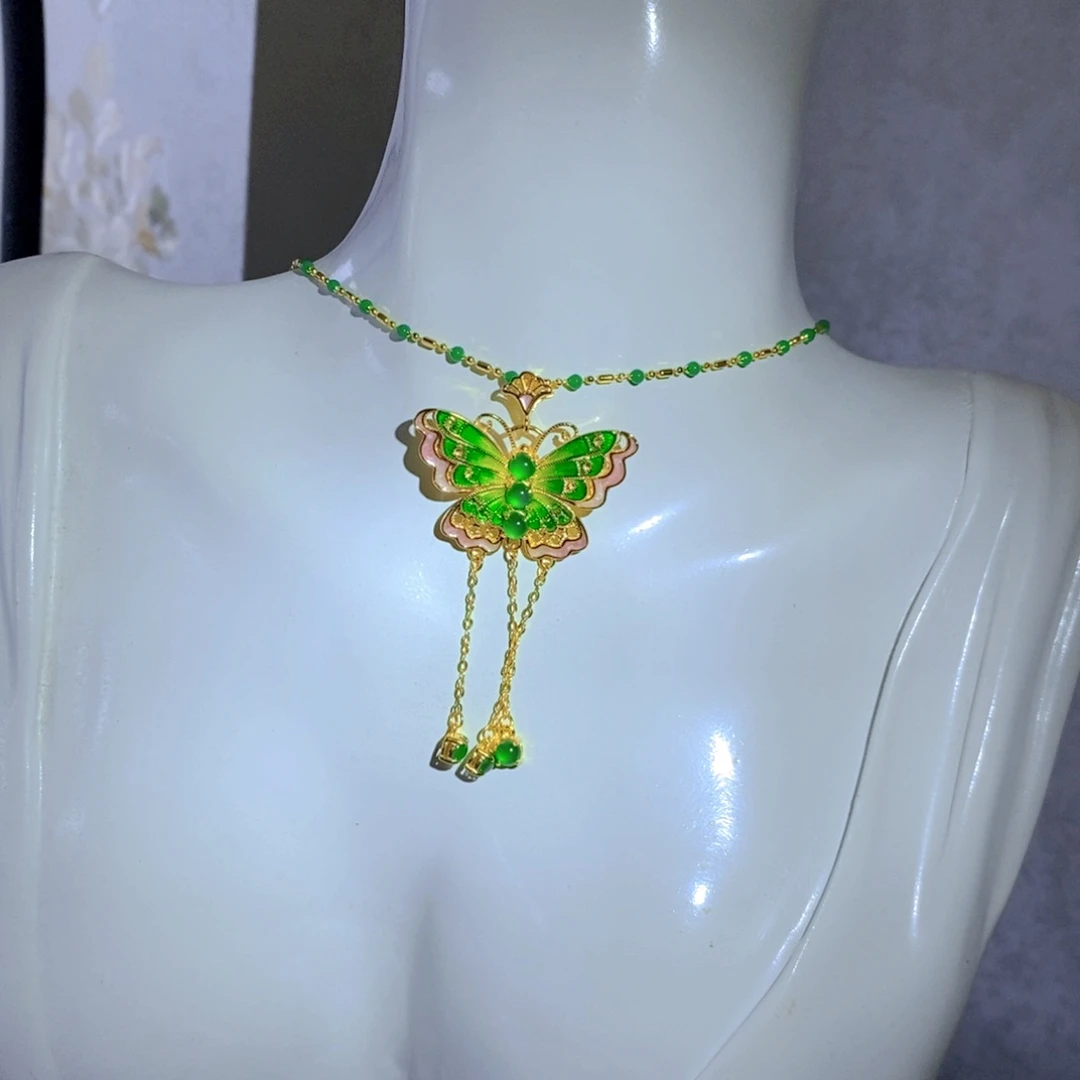 翡翠颈饰银S925镶嵌天然翡翠