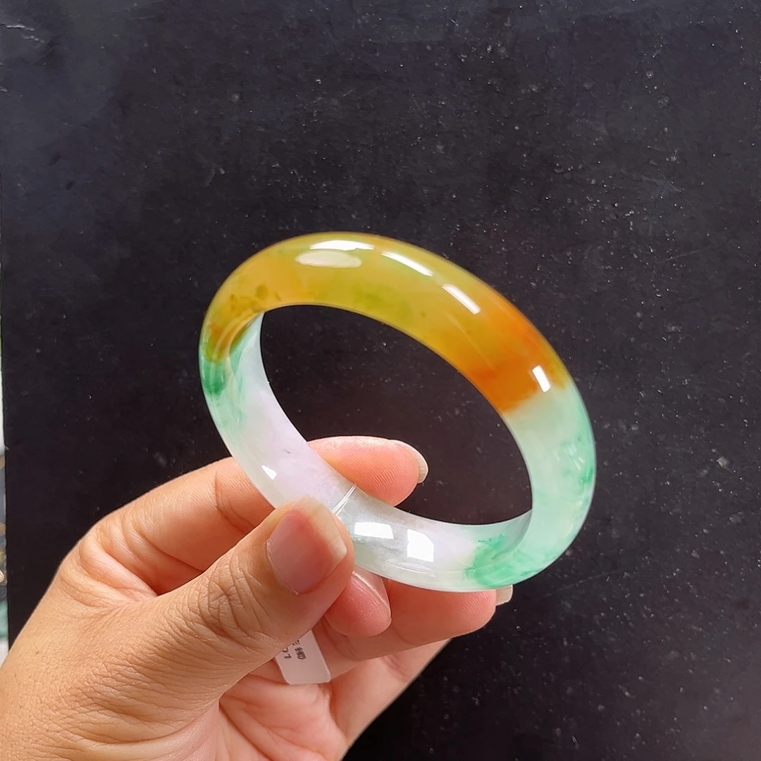 未镶嵌手镯石英质玉