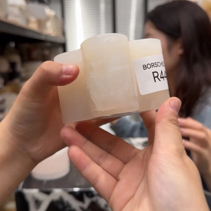 大理石R44。  两个亿。