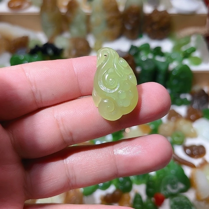 和田玉（黄玉）未镶嵌颈饰