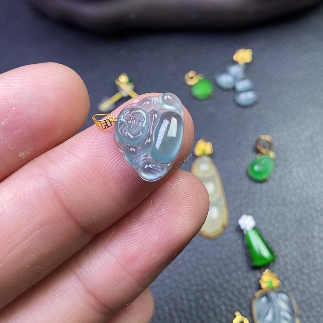 吊坠(不含链)18K金镶嵌翡翠