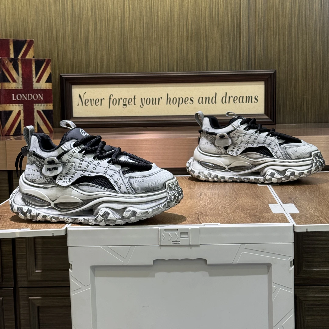 2025秋季新款时尚百搭潮流轻奢高端舒适耐磨休闲男鞋（标准码数）