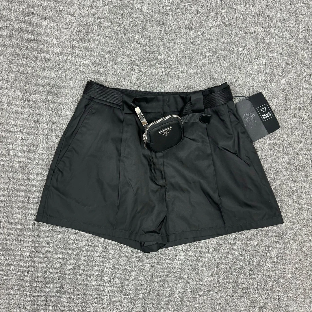 未使用 Prada/普拉达 11167230 nz黑色再生尼龙短裤腰带小包 40码
