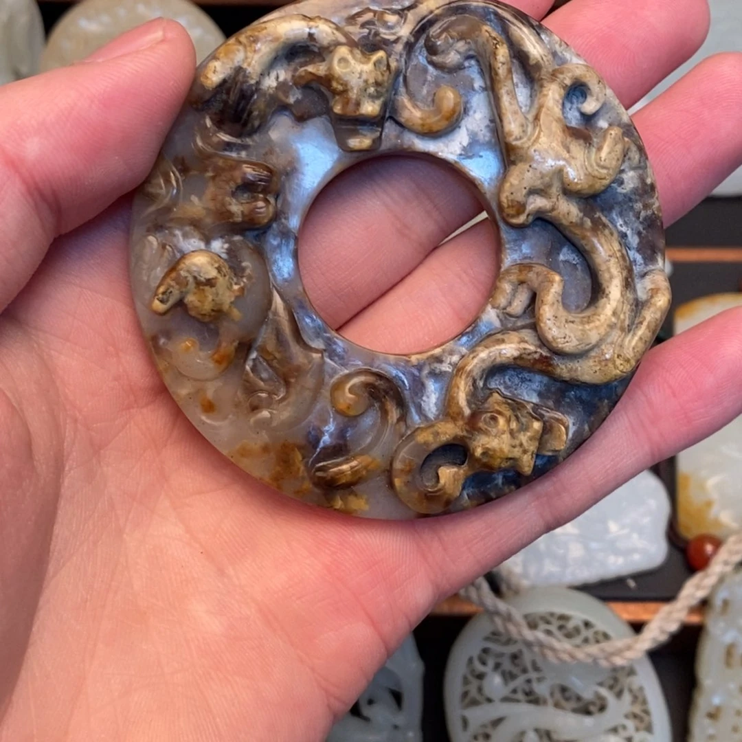 和田玉挂件未镶嵌雍**画