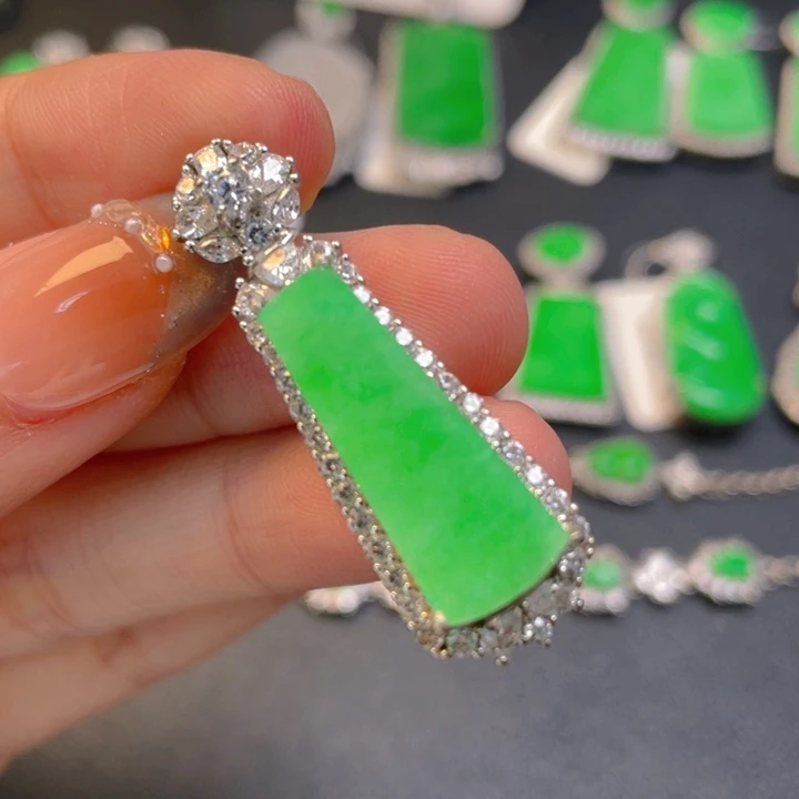 翡翠银S925镶嵌颈饰