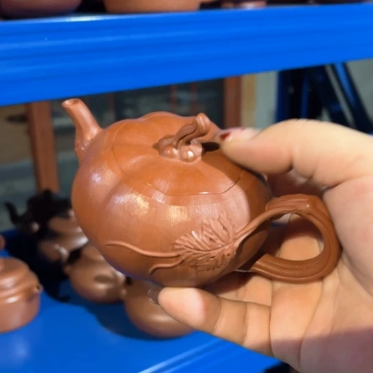 紫砂茶壶茗****馆瑕疵……………………