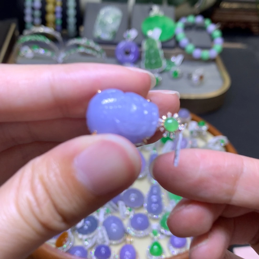 翡翠18K金镶嵌颈饰翡翠吊坠项链