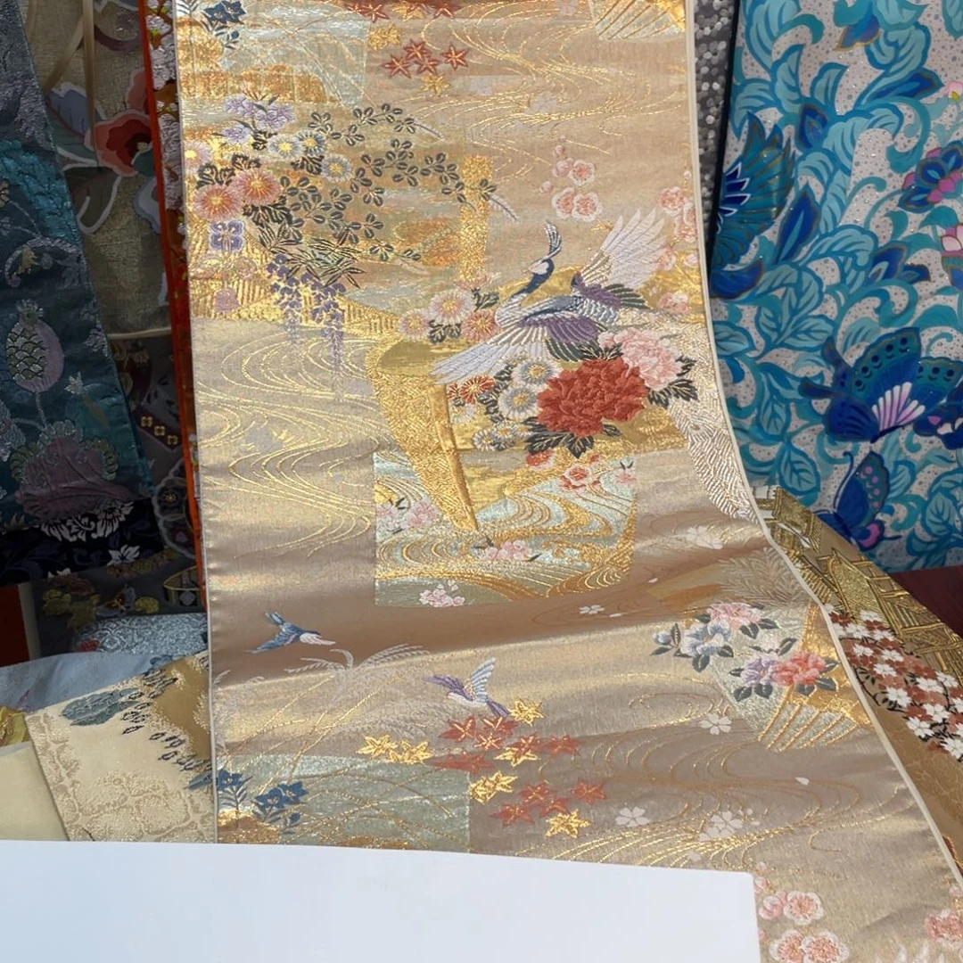 织绣织锦等多种工艺