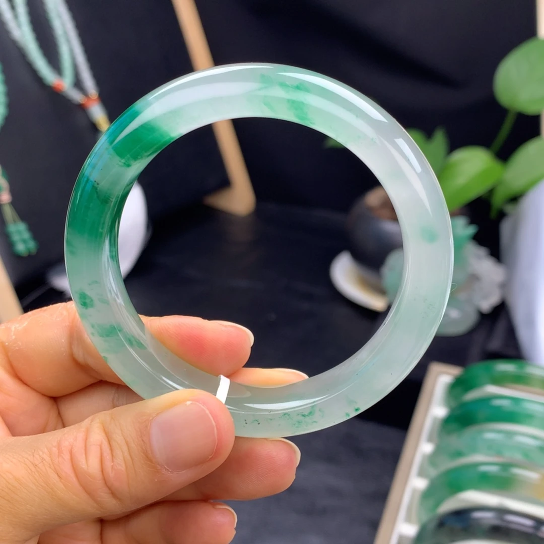 石英质玉未镶嵌手镯