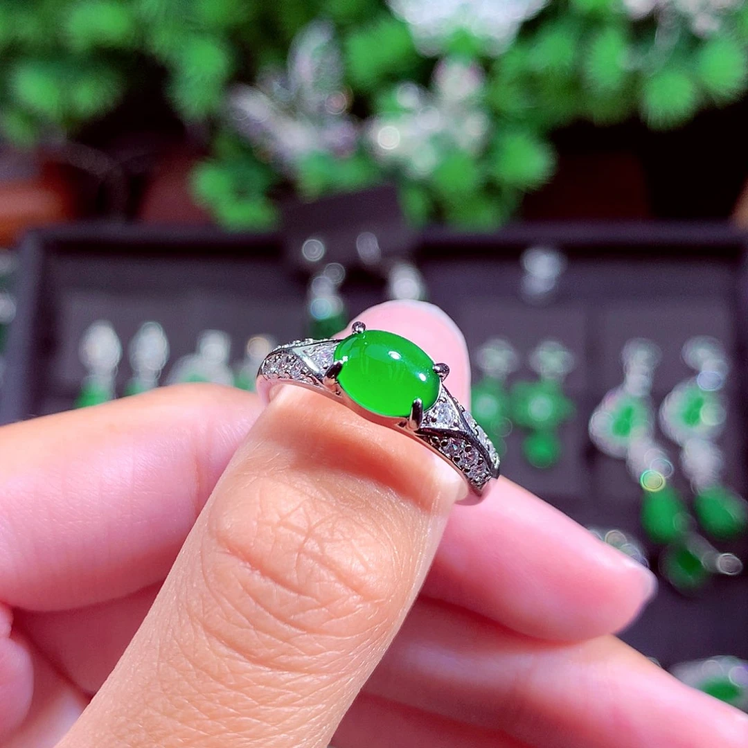 颈饰未镶嵌翡翠天然