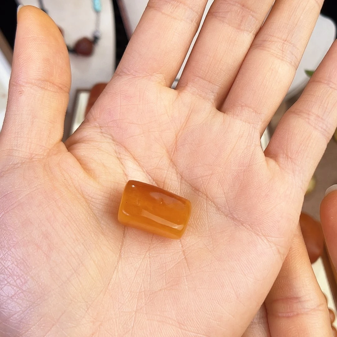 未镶嵌琥珀珠宝奇石，