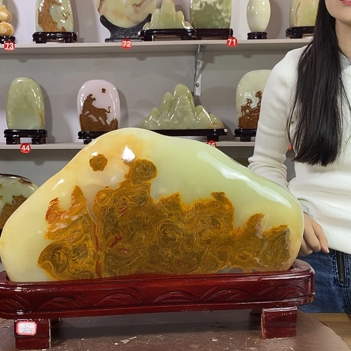 小***я玉天然原石观赏石摆件