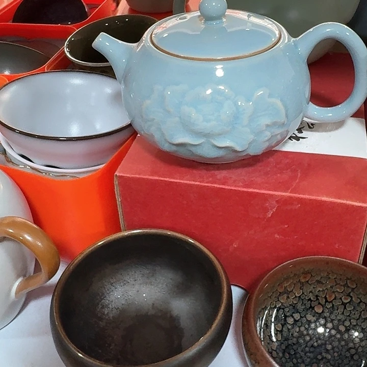 主人杯一个，瓷，品茗瓷