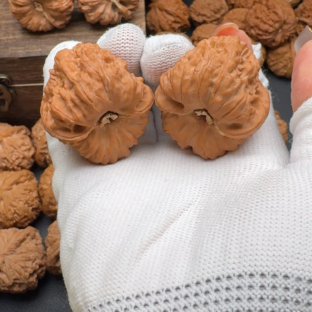 文玩核桃把件东**上38凹底4433