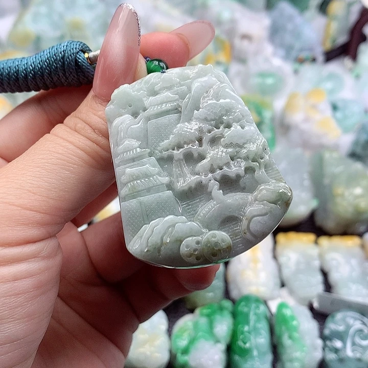 翡翠吊坠(不含链)未镶嵌益*?