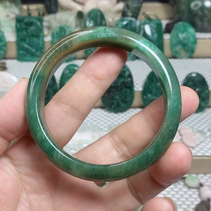 未镶嵌独山玉颈饰