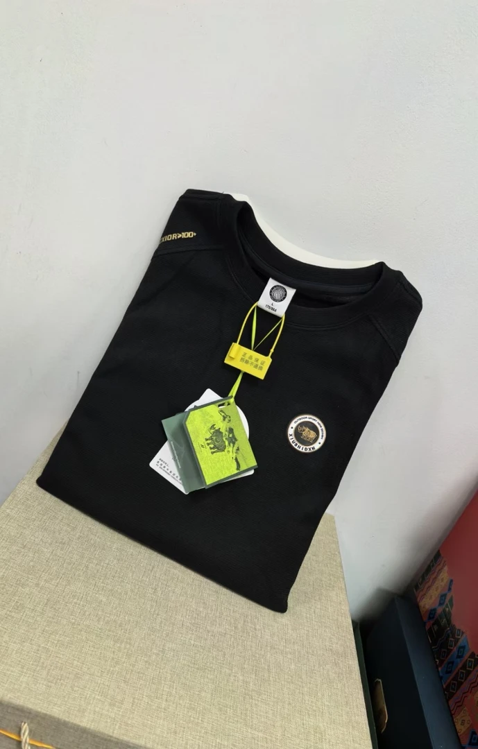 25新款休闲时尚百搭通勤情侣款圆领卫衣9596