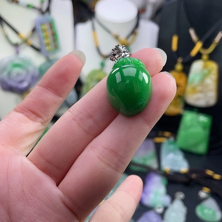 吊坠(赠链)未镶嵌翡翠