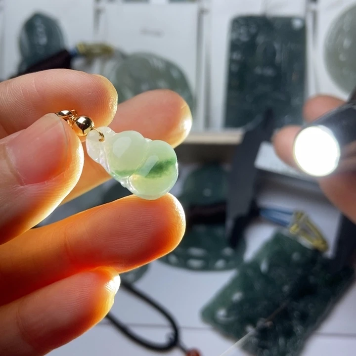 翡翠未镶嵌挂件翡翠