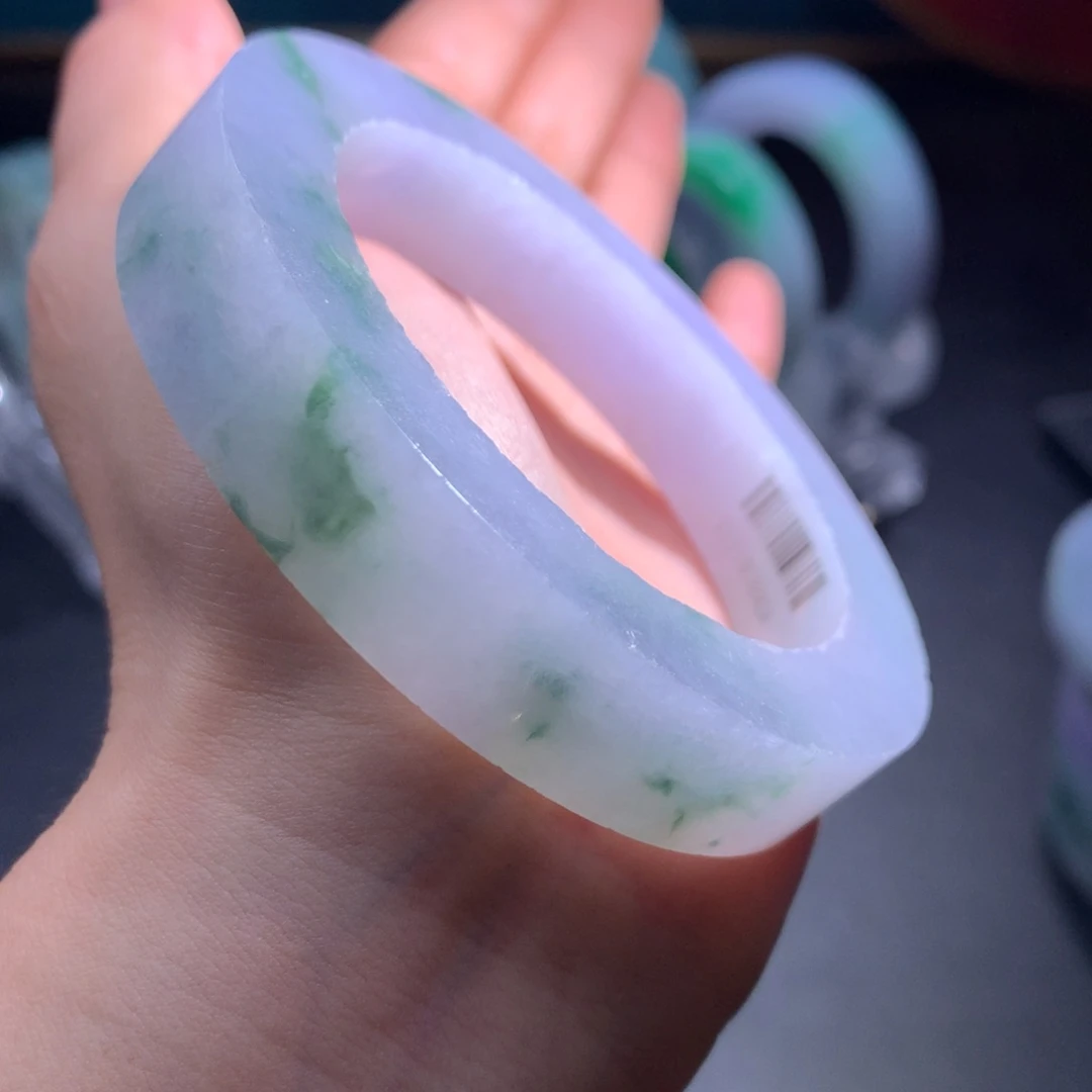 未镶嵌特价大漏冰润飘花定制翡翠