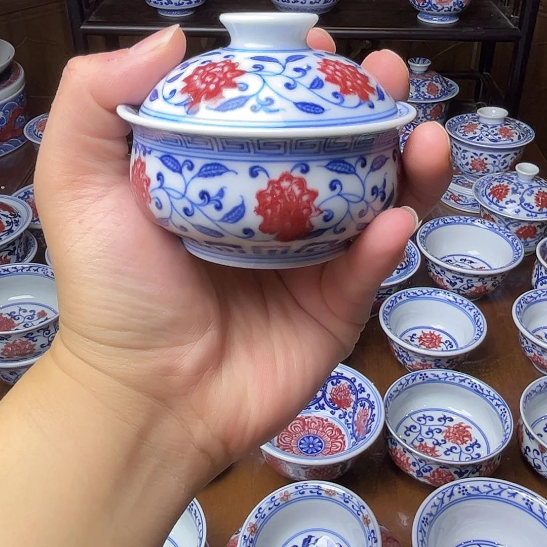青花釉里红炉式盖碗活动款