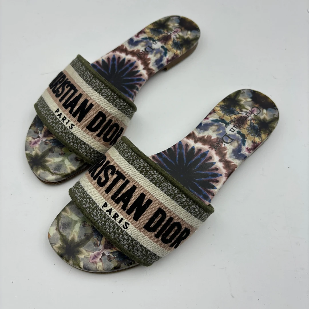95新 DIOR/迪奥 36码/dior迪奥刺绣凉拖/无盒/95新