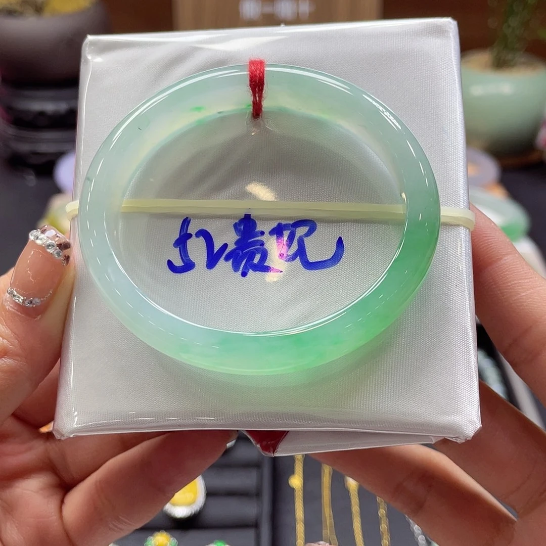 翡翠未镶嵌手镯32 号