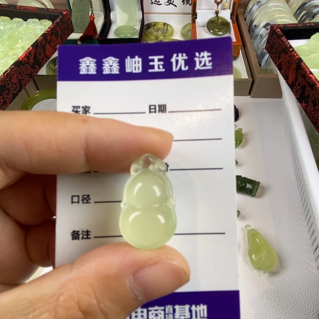 未镶嵌蛇纹石玉颈饰