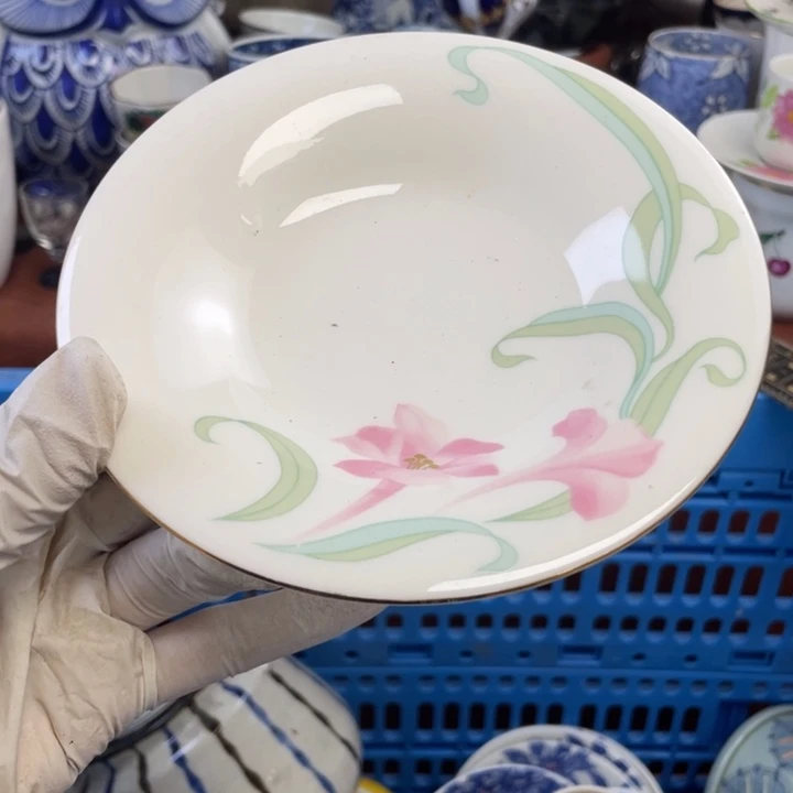 他家瓷器真美…开播了