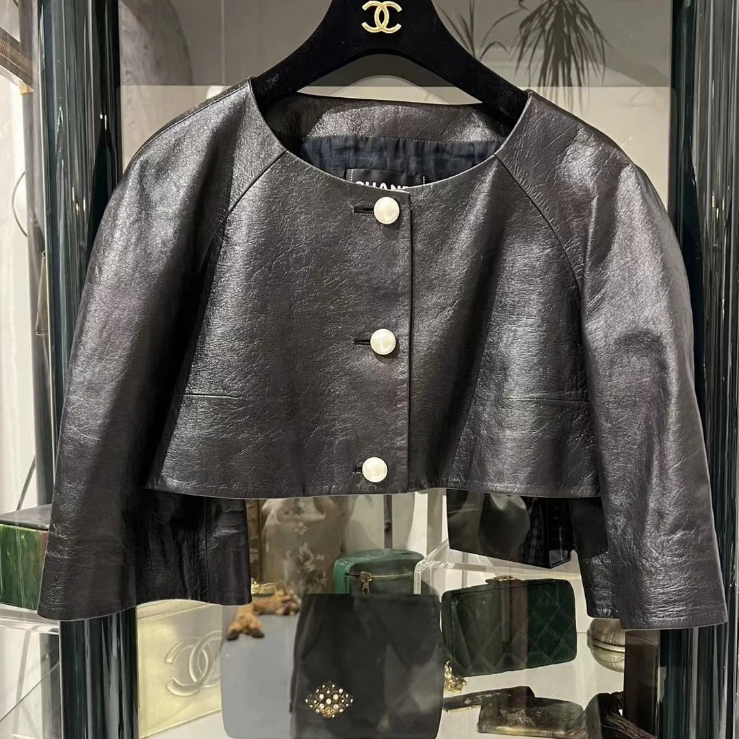 95新 Chanel/香奈儿 13春夏 短款皮衣，珍珠扣扣半袖外套 36码