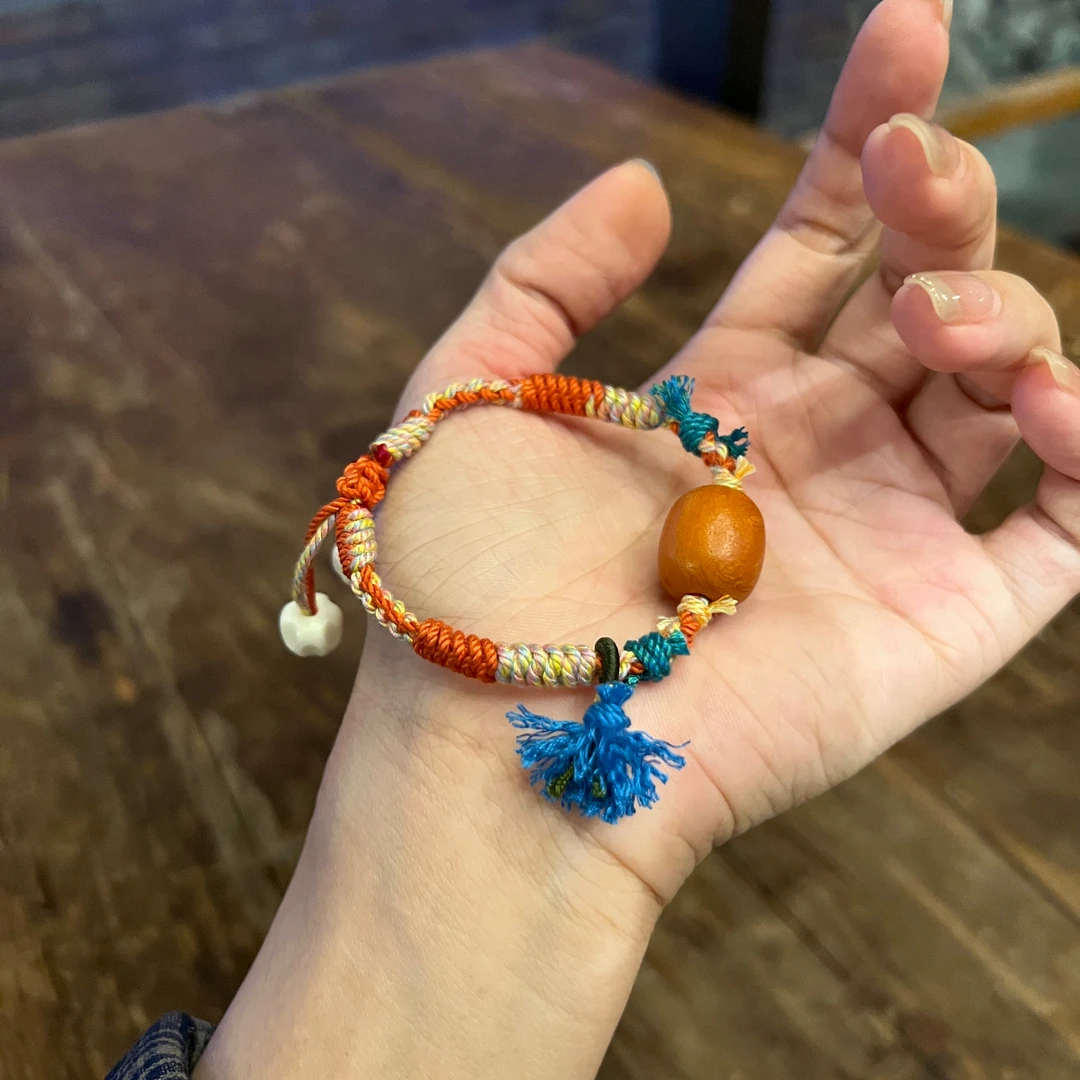 老蜡墩子｜手工编织 蜜蜡手绳 原创设计