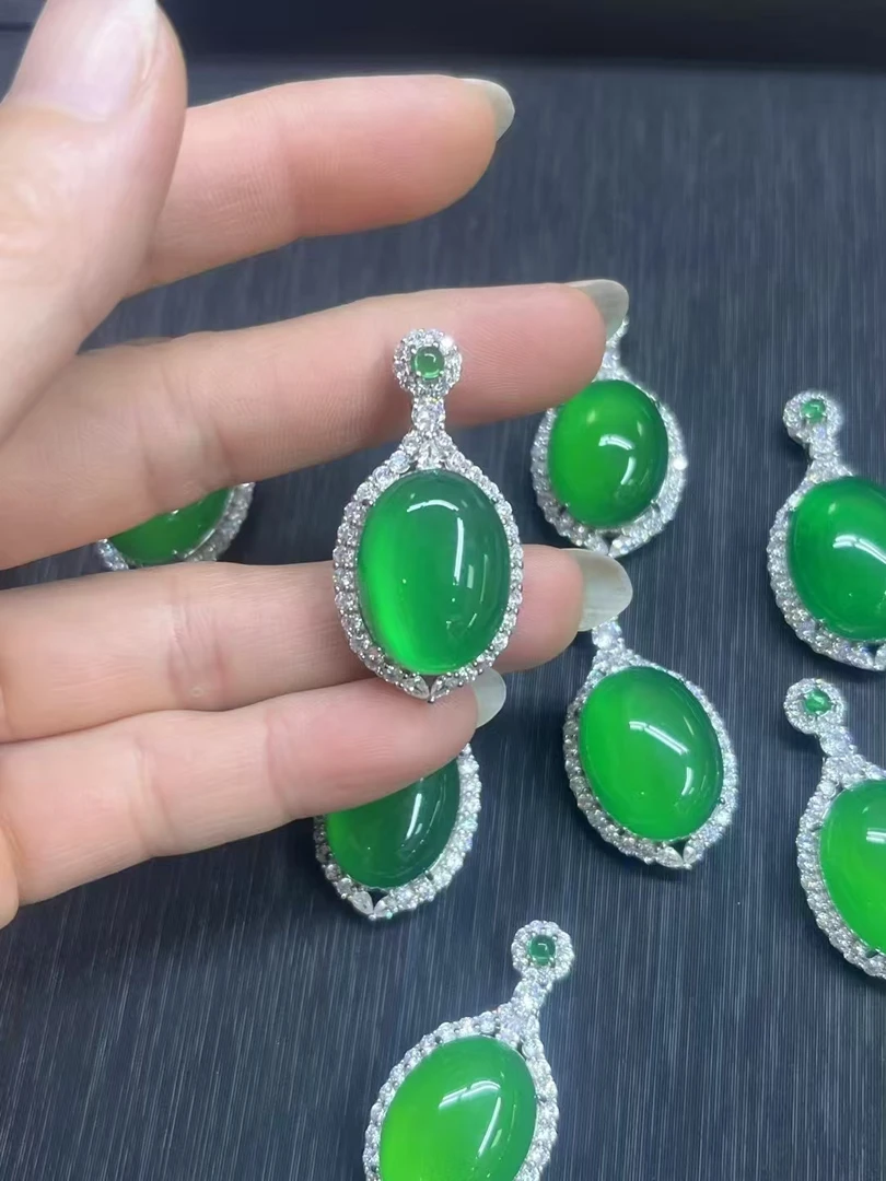 玉髓 【S44】精美水滴吊坠项链百搭绿色复古设计师银项链多样性发一