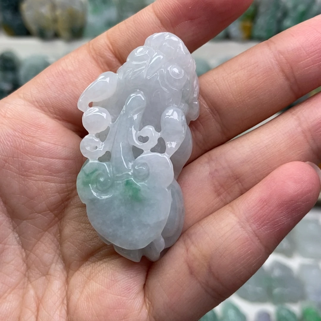 翡翠未镶嵌吊坠(赠链)