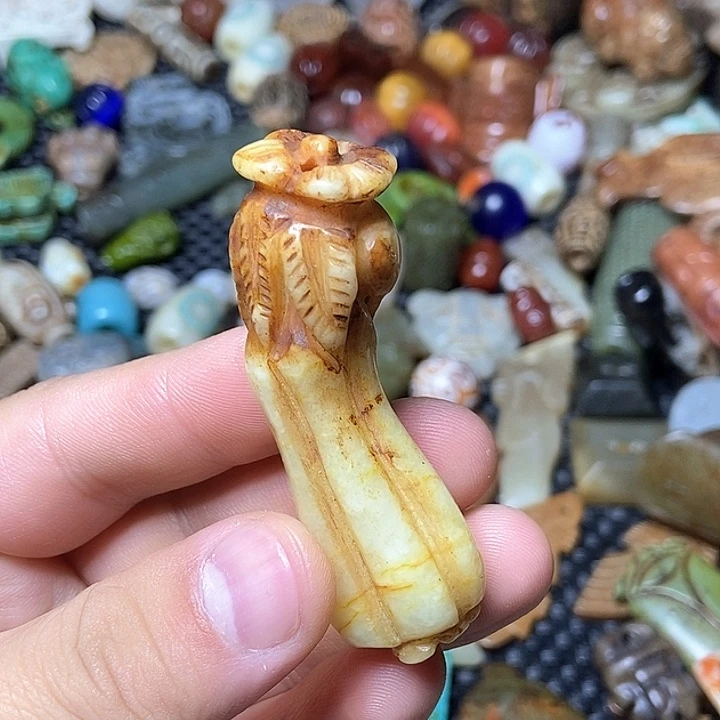 和田玉未镶嵌颈饰179