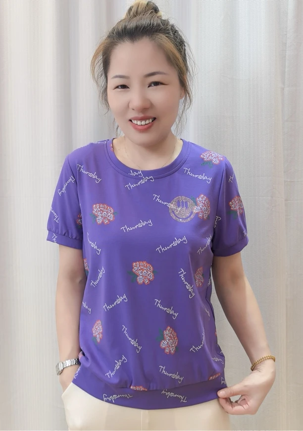 常规短袖修身型圆领短袖女士T恤大码印花复古休闲风