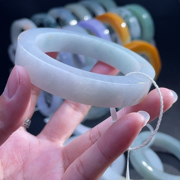 姿***)定制翡翠未镶嵌翡翠手镯