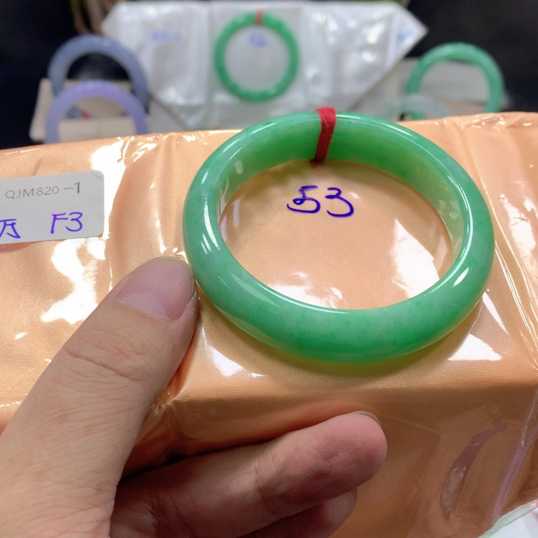 翡翠未镶嵌手镯翡翠