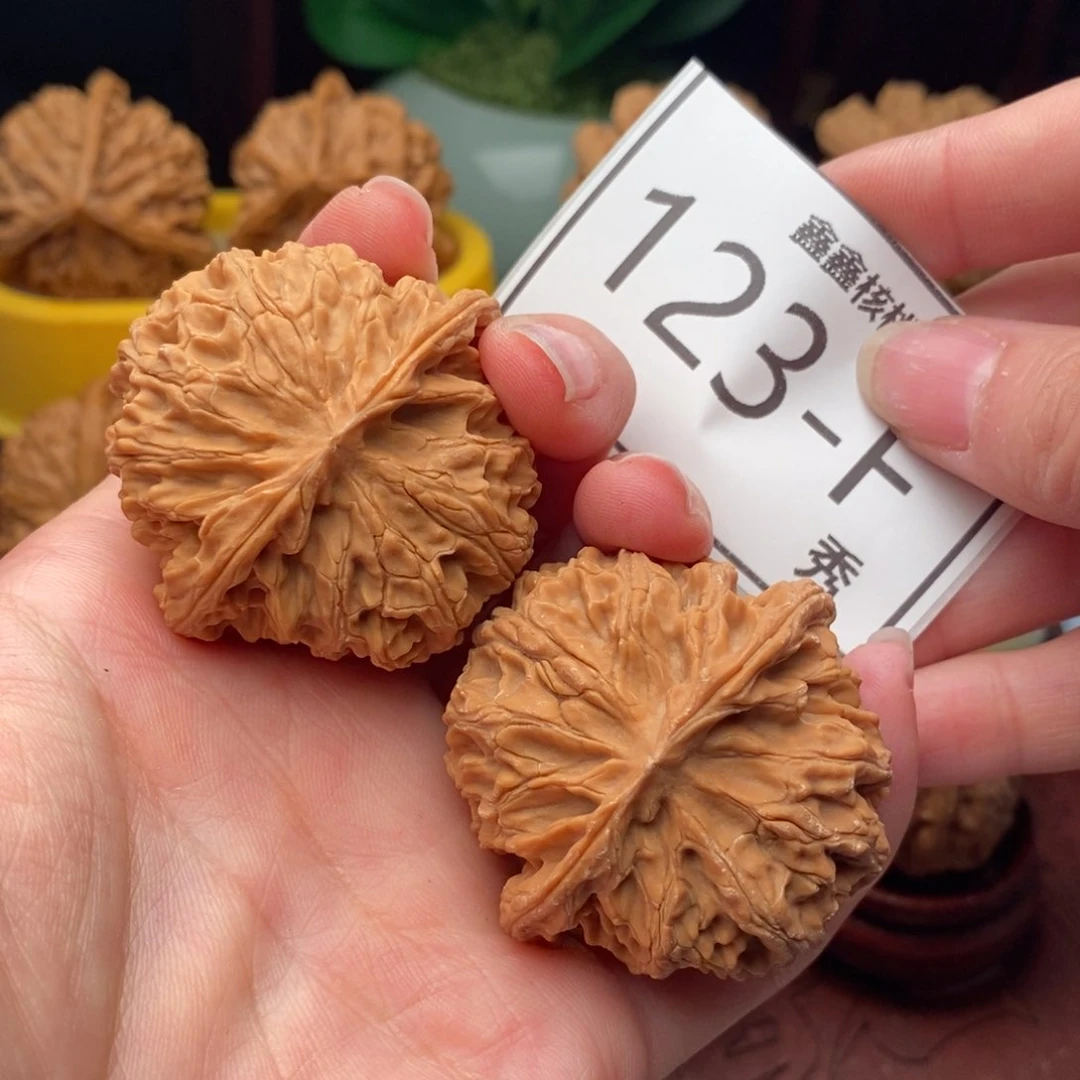 文玩核桃把件苹果园44