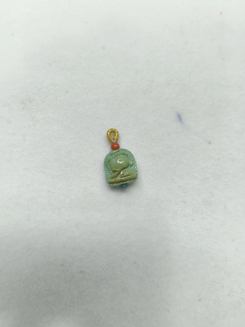 天然原矿绿松石雕刻