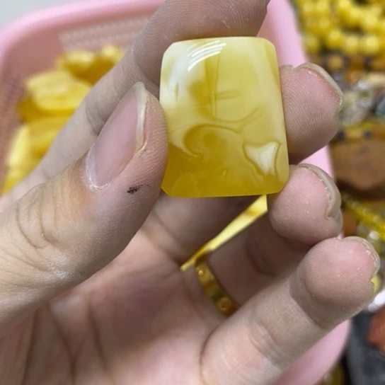 裸石蜜蜡未镶嵌吊坠