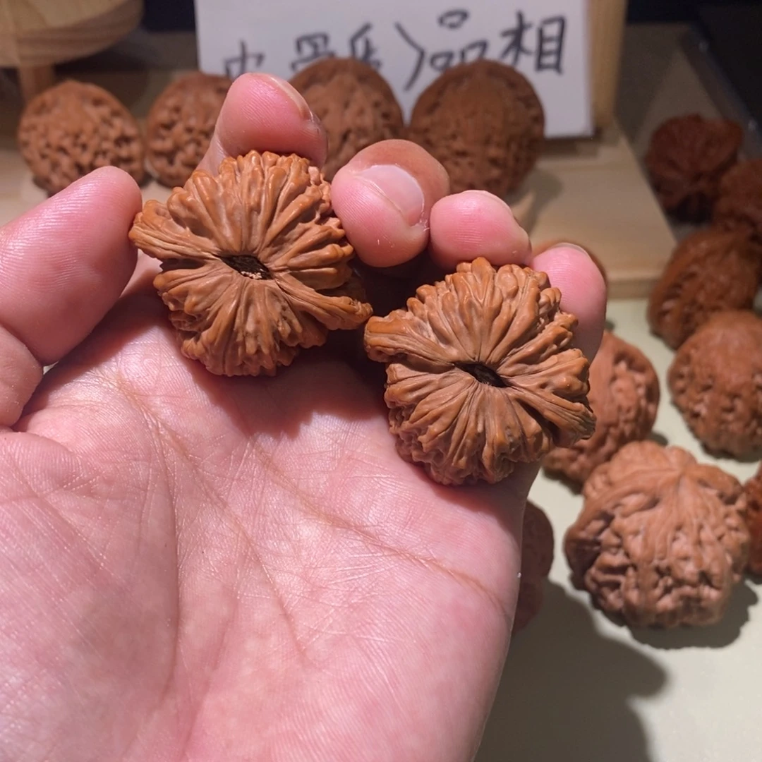 殊***徒把件桃核四座楼狮子头39