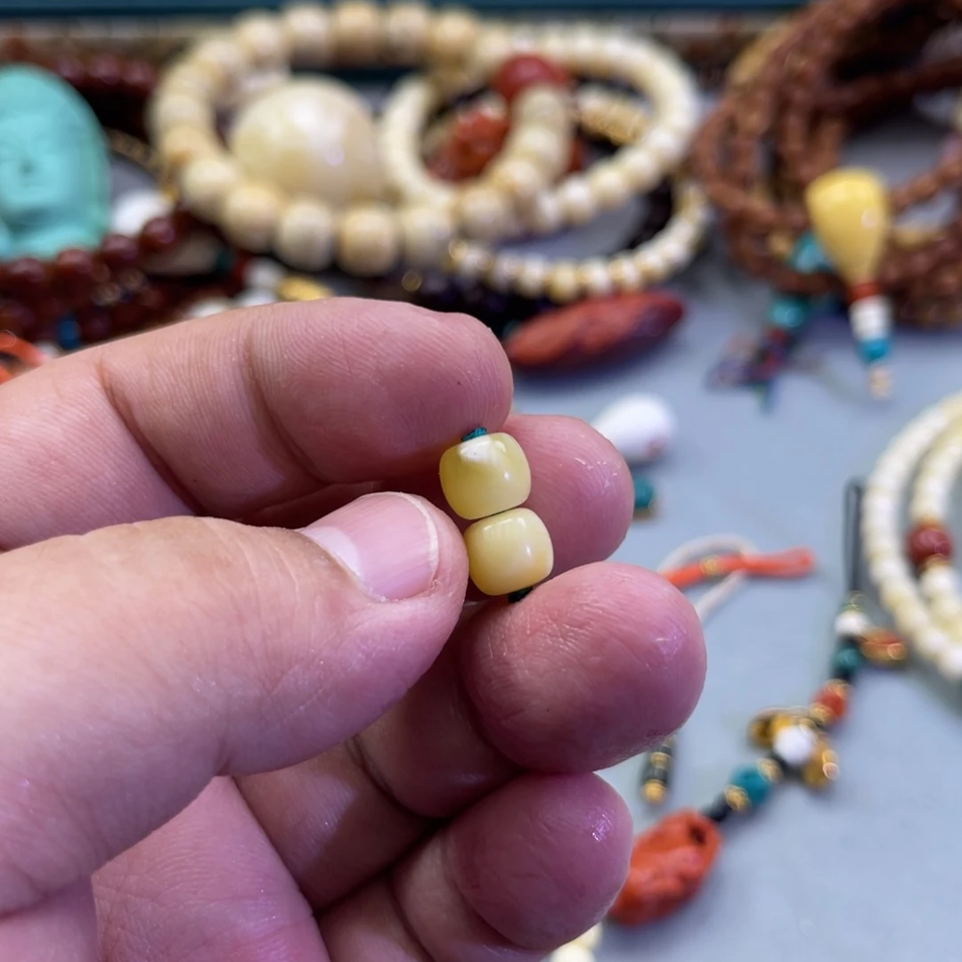 琥珀未镶嵌珠宝奇石23