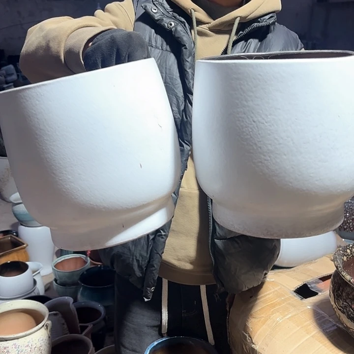 紫砂茶碗白蛋壳两个口径20高度20