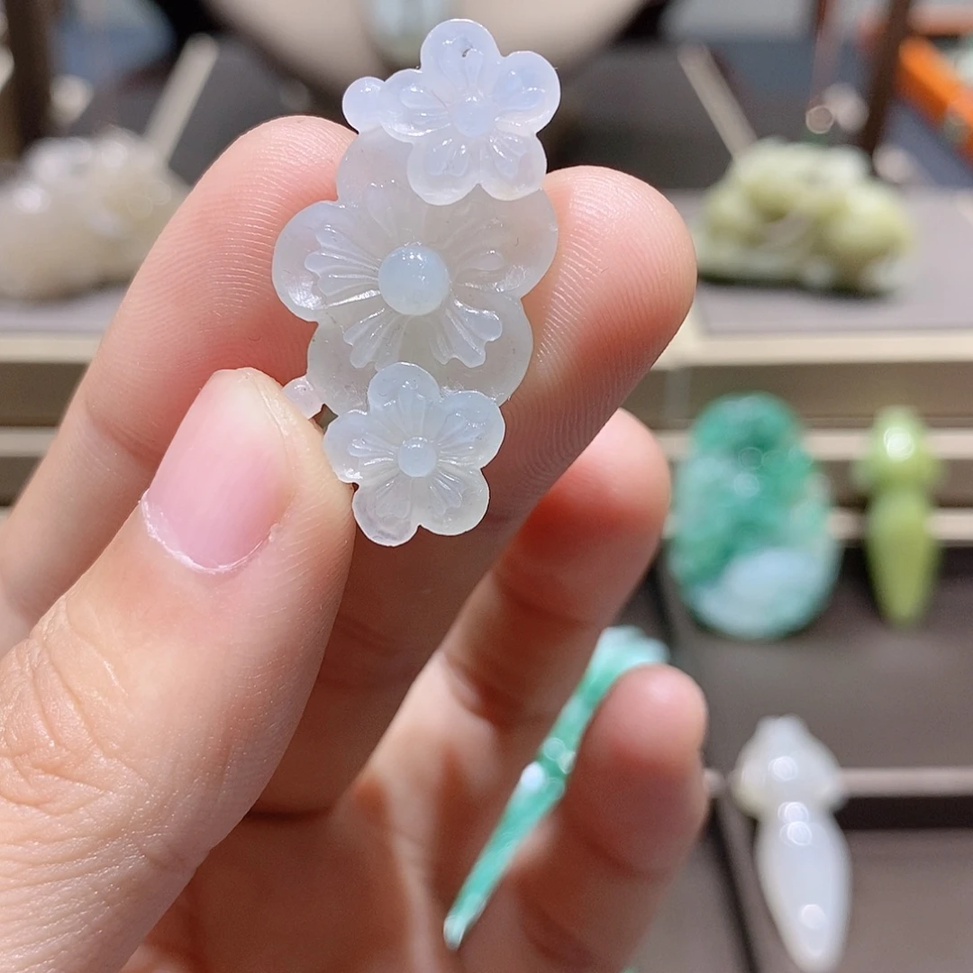 独山玉未镶嵌吊坠