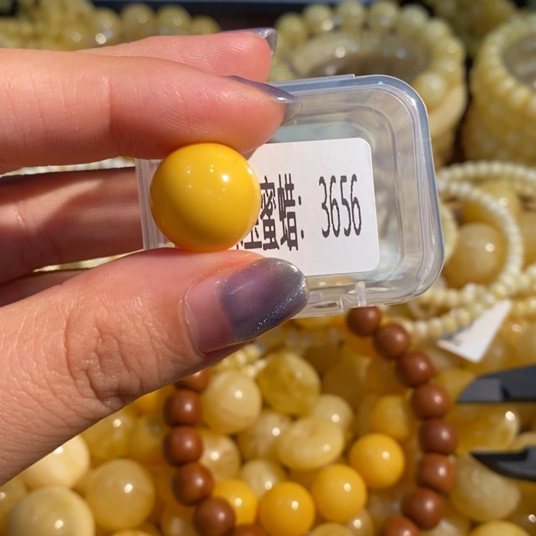 琥珀未镶嵌珠宝奇石3656