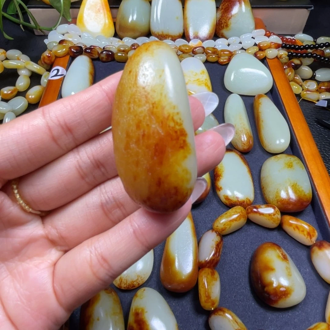 颈饰未镶嵌和田玉黄*师