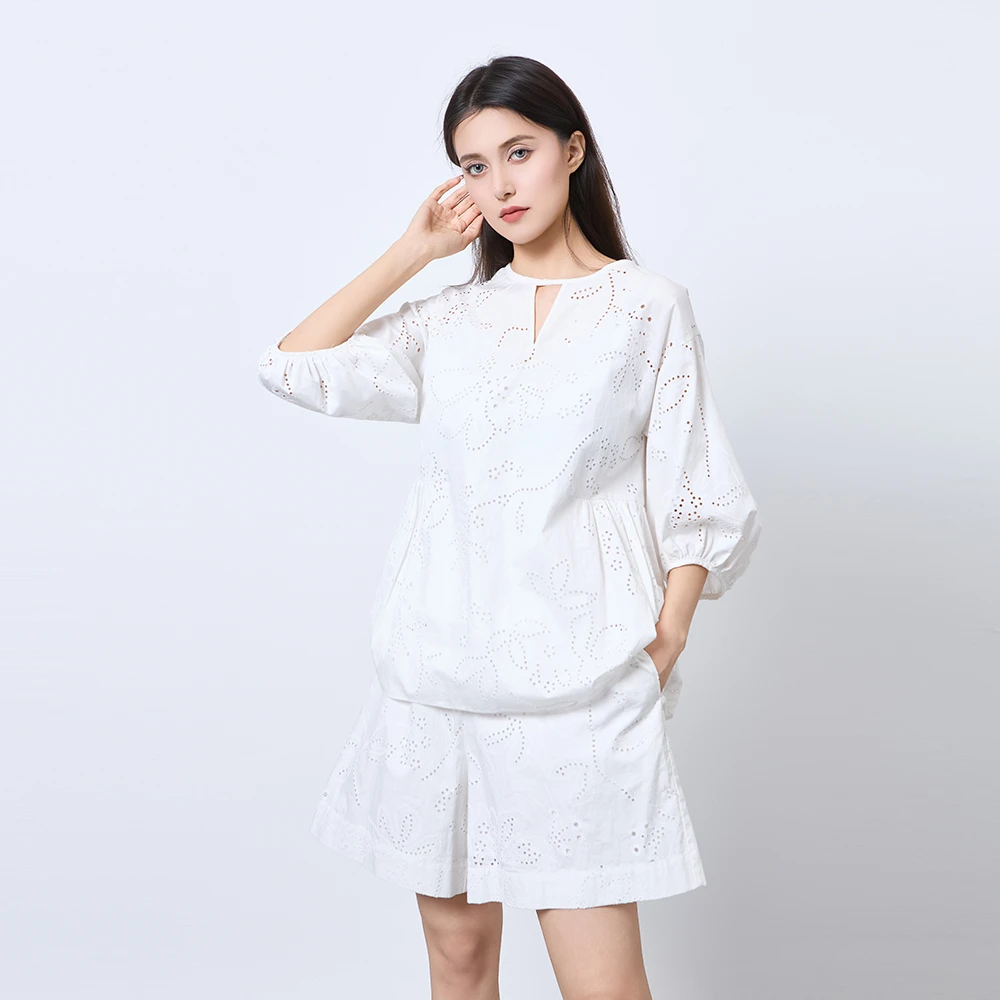 【圣迪奥】春夏气质宽松镂空花纹甜美纯棉v领泡泡袖小衫S252Z3217