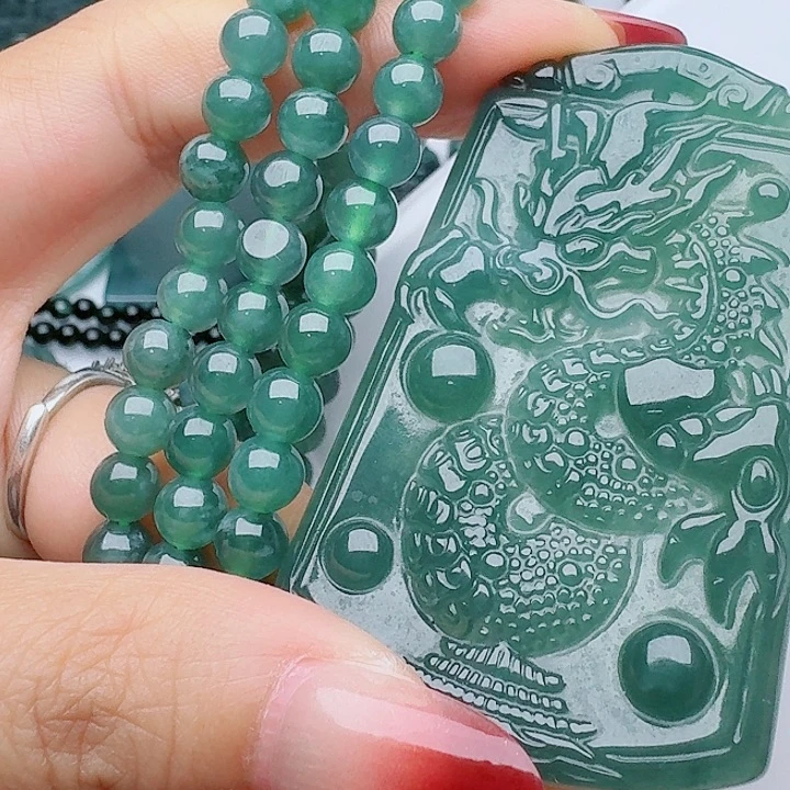 颈饰未镶嵌翡翠天然的A货翡翠多样性发其一