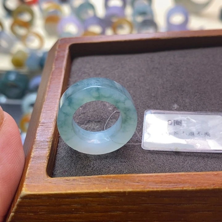 未镶嵌定制翡翠翡翠