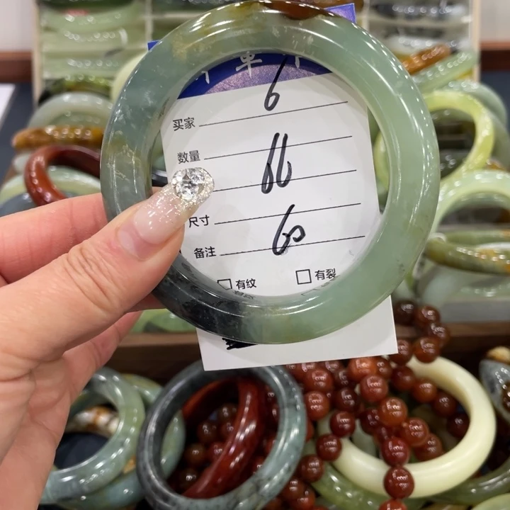 蛇纹石玉未镶嵌手镯